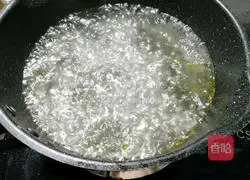 Illustration of how to make fried rape and egg noodles 3