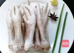 Illustration of how to make tiger skin chicken feet 1