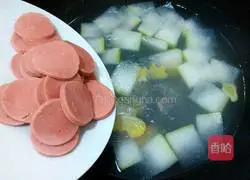 Illustration of how to make ham and winter melon soup 6