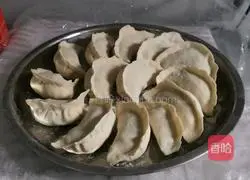 Illustration of how to make crispy fried dumplings 1