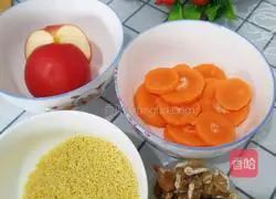 Illustration of how to make carrot, apple and millet paste 1
