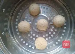 Illustration of how to make red date steamed buns 10