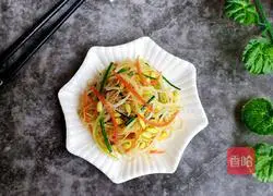 Illustration of how to make cold soybean sprouts 8