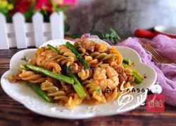 Beef, Shrimp and Asparagus Pasta Recipe Illustration 19