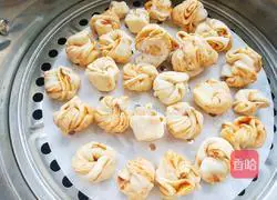 Illustration of making sauce-flavored flower rolls 13