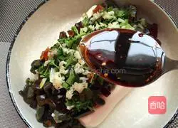 Illustration of how to mix preserved egg with tofu 12