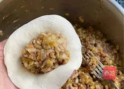 Illustration of how to make pork and mushroom buns 8