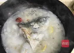 Illustration of how to make sour fish head soup (the first choice for children who don’t like to eat) 3