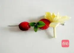 Illustration of how to make cranberry-flavored yogurt drink 6