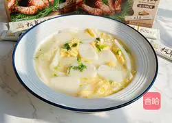 Illustration of how to make rice cake slices with cabbage in clear soup 12