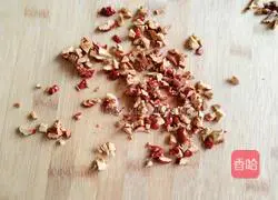 Illustration of how to make red date blossom steamed buns 4