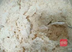 Illustration of how to make pumpkin hot dog rolls 6