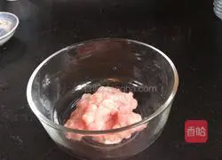 Illustration of how to make spicy fried corn kernels with minced meat 1 