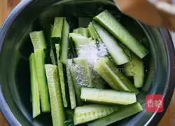 Homemade Illustration of how to make pickled cucumbers 5