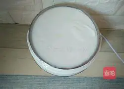 Illustration of how to make red dragon fruit yogurt cup 2