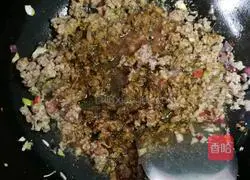 Illustration of the electric baking pan version of mutton pie 13