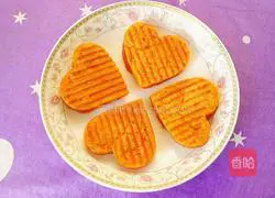 Illustration of how to make watermelon milk pancakes (heart-shaped) 19