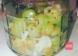 Illustration of making homemade wine 8