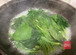 Illustration of how to make smooth meat and spinach soup 5