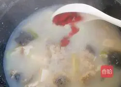 Illustration of how to make grouper tofu soup 8