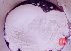 Illustration of how to make mulberry and leek dumplings 5