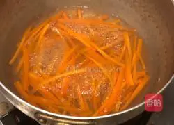 Illustration of how to make broccoli vermicelli pancakes 1