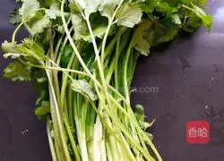 Illustration of how to make mushroom wontons 3