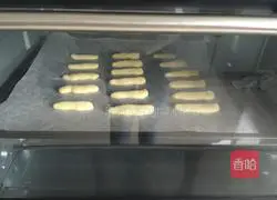 Illustration of how to make crispy finger biscuits 12