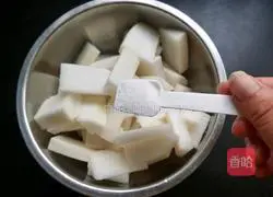 Illustration of how to make lemon pickled pepper and radish 4