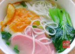 Illustration of how to make vegetables, ham, and egg noodles 6