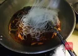 Illustration of how to make sheep blood in pink soup 8