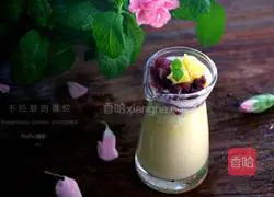 Illustration of how to make pineapple eight-treasure drink 10
