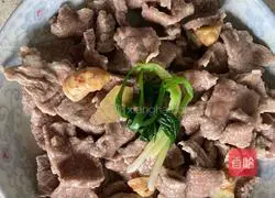 Illustration of how to make beef stew soup 2