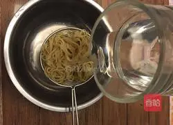 Illustration of how to make cold noodles 5