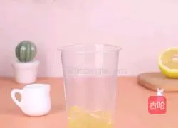 Illustration of how to make peach lemon green tea 6