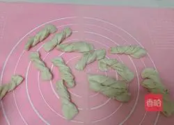 Illustration of how to make braised bean rolls 13