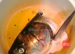 Illustration of how to make fish head soup 3