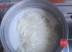 Illustration of homemade hot dry noodles 6