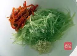 Illustration of how to make cold shredded lettuce 5