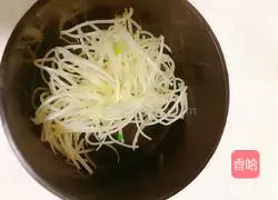 Illustration of cooking noodles with oil 14