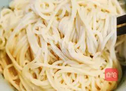 Illustration of how to make garlic noodles 6
