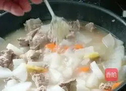Illustration of how to make pork ribs and radish soup 8