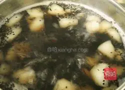 Illustration of how to make sesame rock sugar snow pear 6