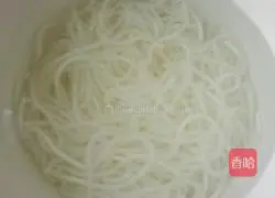 Illustration of how to make fried QQ noodles 3
