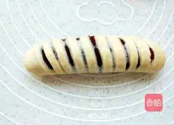 Illustration of how to make bean paste bread 8