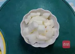 Illustration of how to make Tremella and Snow Pear Soup 4