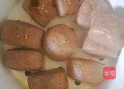 Illustration of how to make black whole wheat steamed buns 6