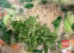 Illustration of how to make vegetable noodles in mushroom soup 8