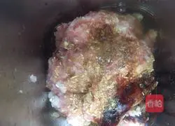 Illustration of how to make wontons 9