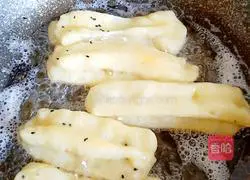 Illustration 3 of how to make homemade fried dough sticks 